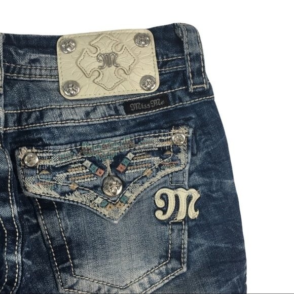 WJ401 Women’s Miss Me Designer Embellished Cropped Denim Rhinestone Jeans 26 - Picture 9 of 10